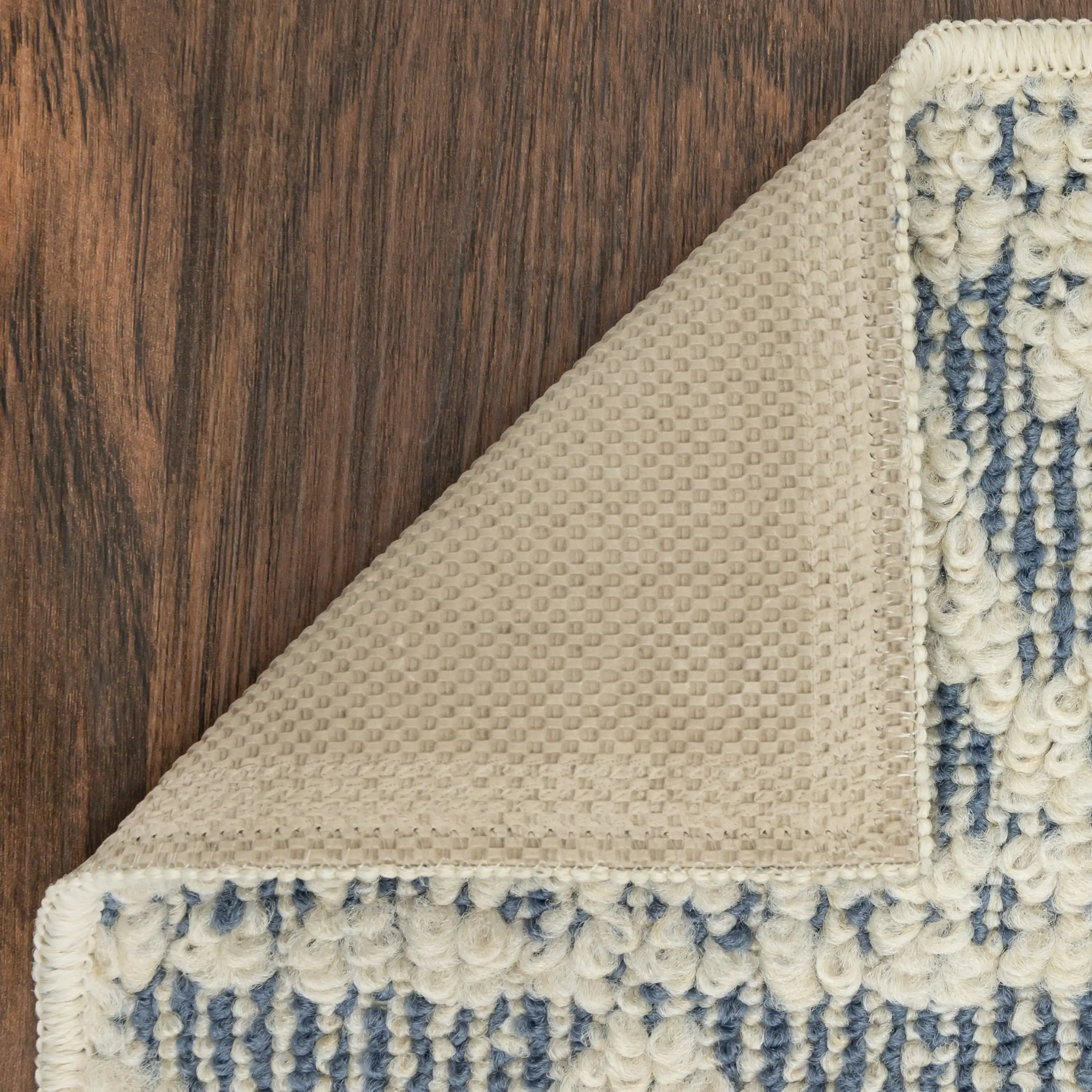 Mainstays Traditional Blue Diamond High-Low Pile Indoor Area Rug, 7'x10'