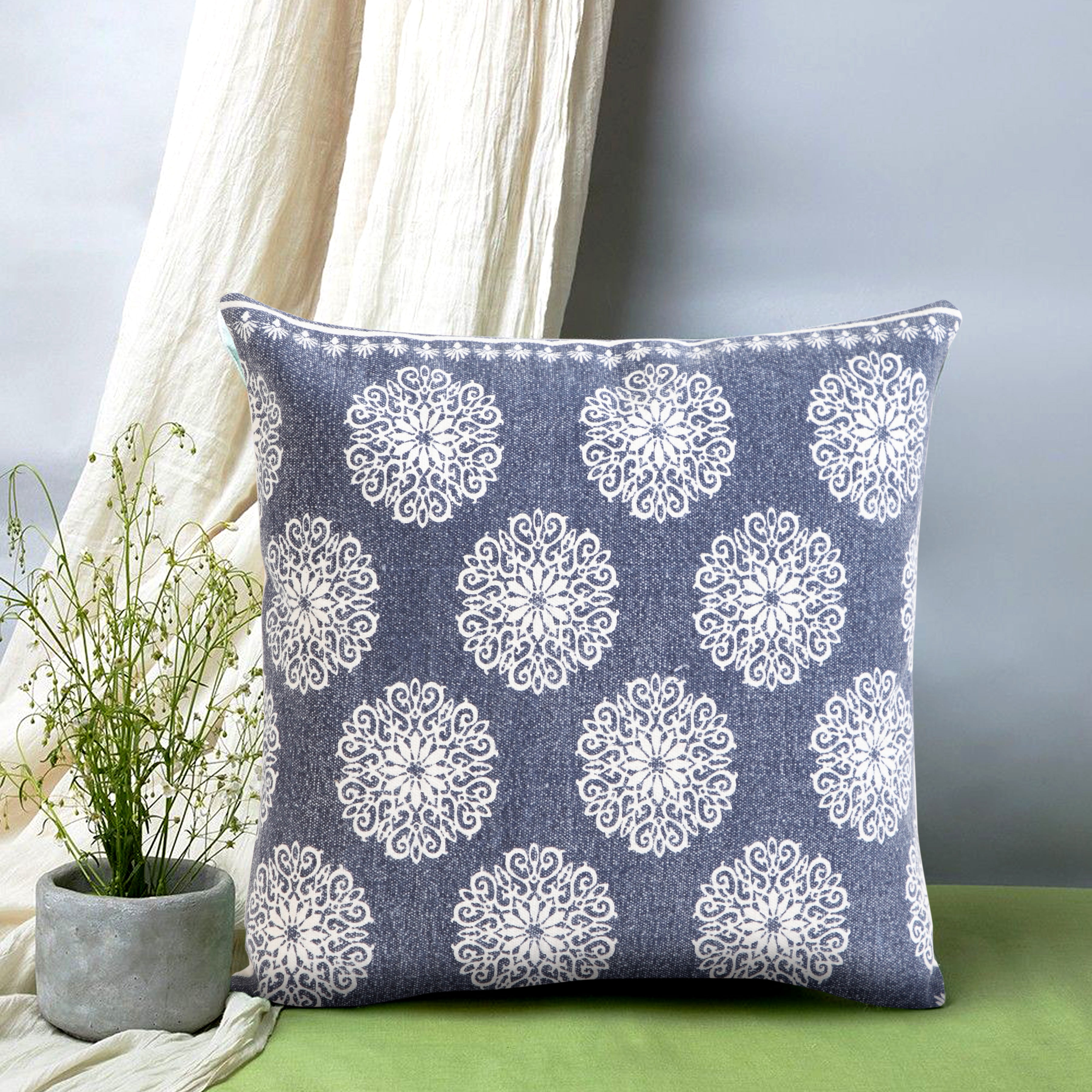 Ox Bay 20" x 20" Hand-Woven Blue/ White Floral/Botanical Organic Cotton Pillow Cover