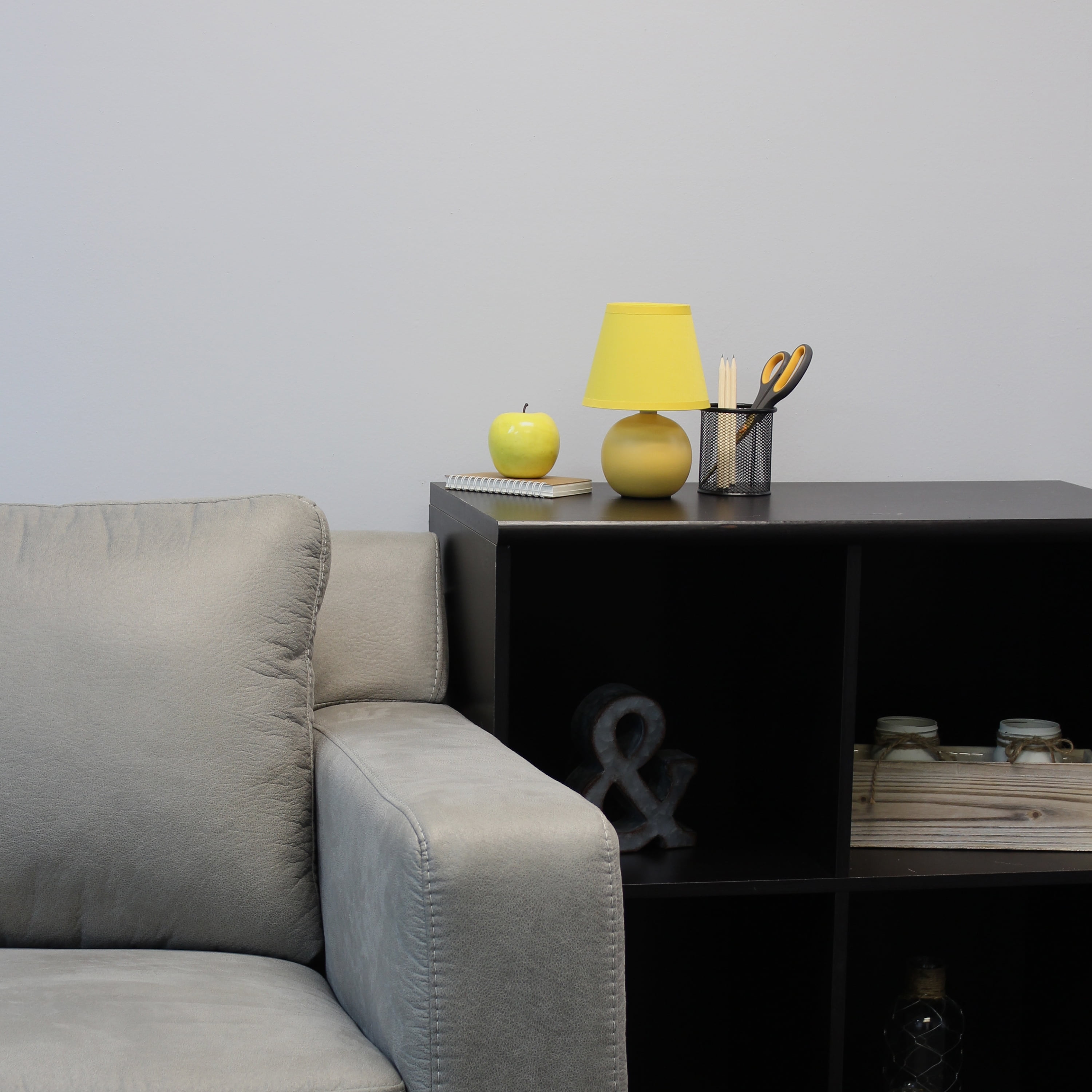 Simple Designs Ceramic Globe Table Lamp