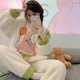 thumbnail image 2 of Pijamas de terciopelo grueso para mujer, ropa de ocio bordada de terciopelo Coral, cálida para el hogar, otoño e invierno, novedad de 2023, 2 of 3