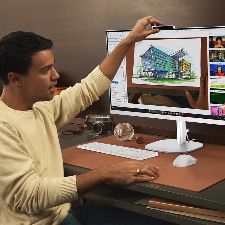 HP OmniStudio 23.8 Inch All-in-One Desktop PC, Full HD Display