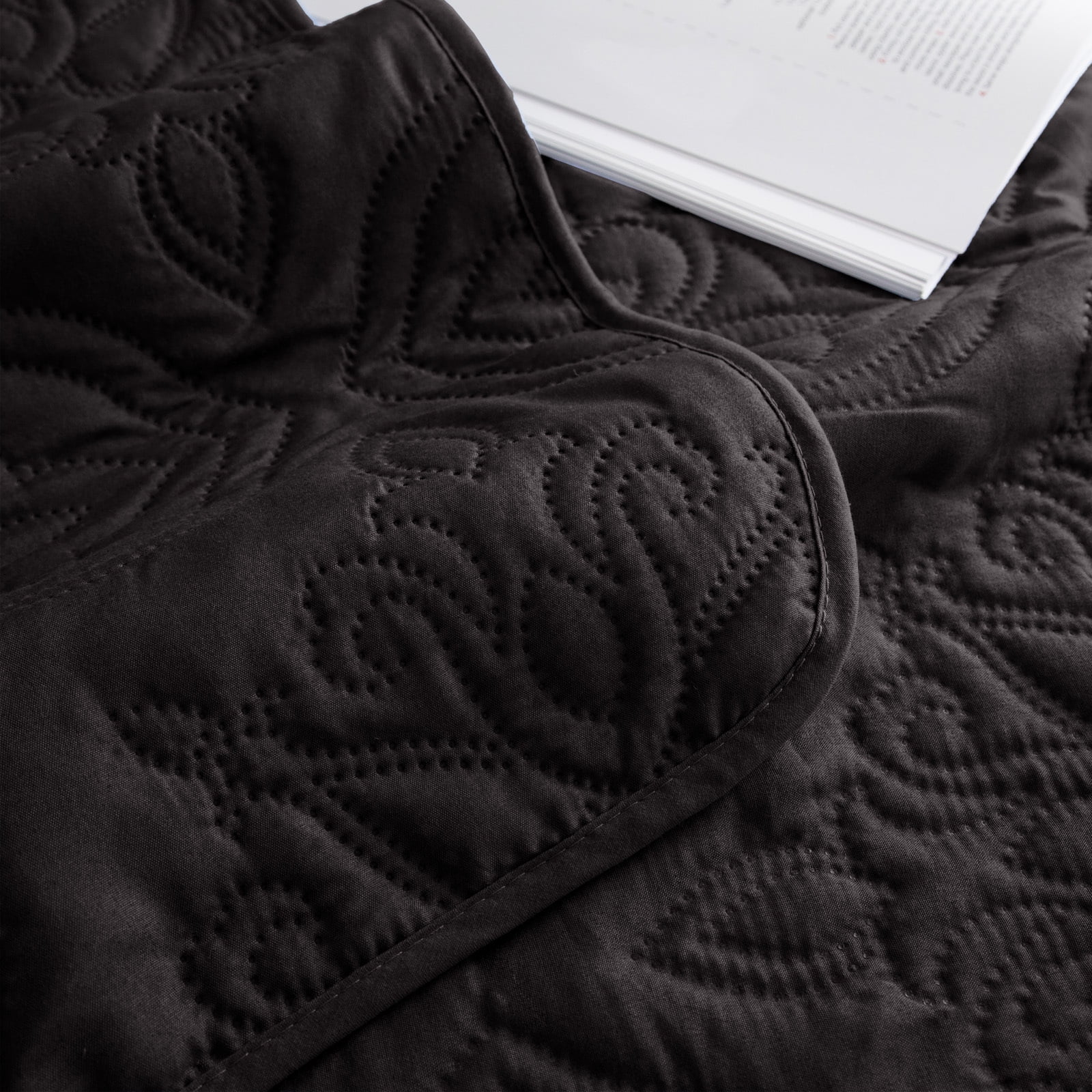 Whale Flotilla Soft Twin Quilt Bedding Set for All Seasons, Elegant Vintage Damask Ultrasonic Quilts Set, Lightweight Reversible Bedspread, Coverlet, Bed Cover with 1 Pillow Sham, Black