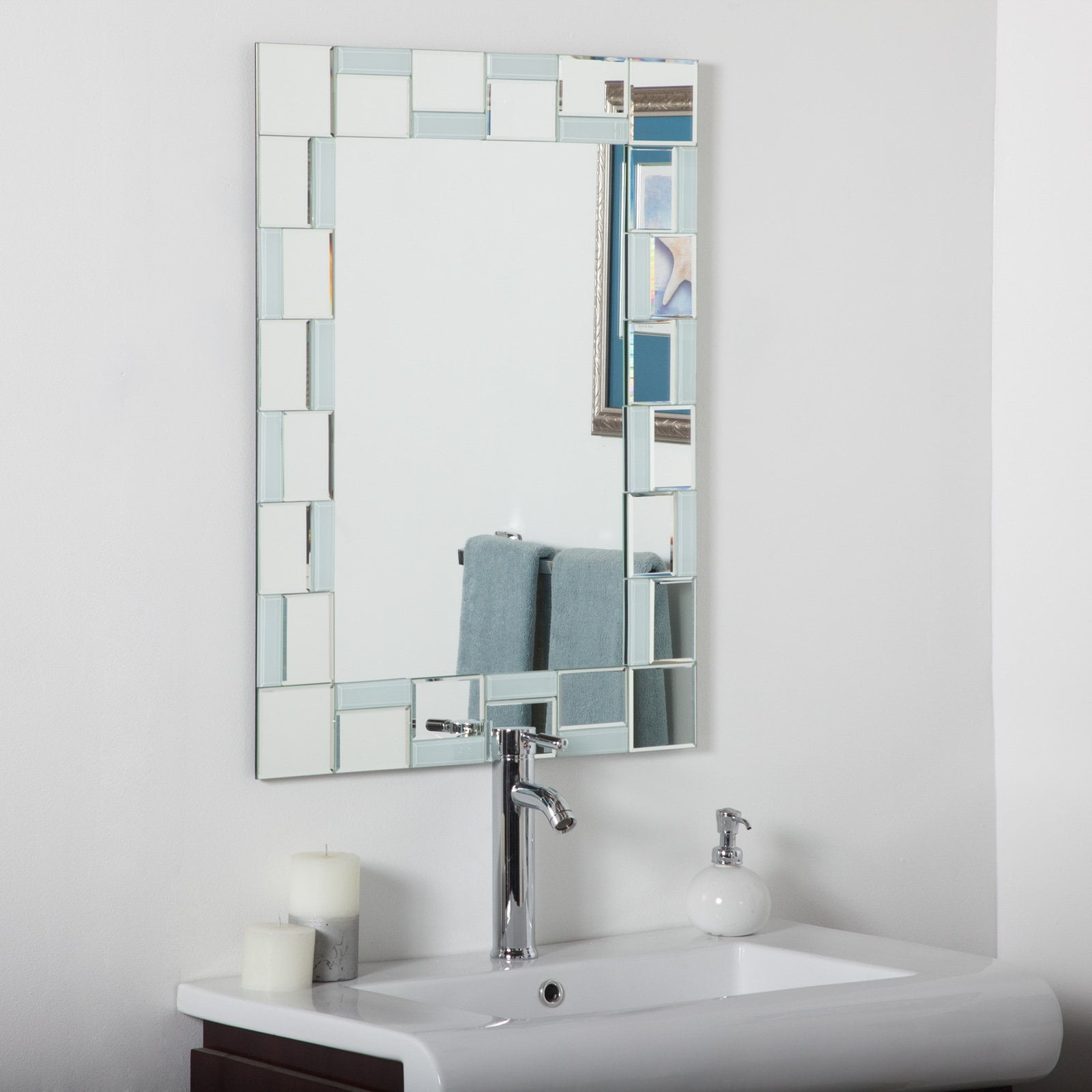 Décor Wonderland Quebec Modern Bathroom Wall Mirror 24W x