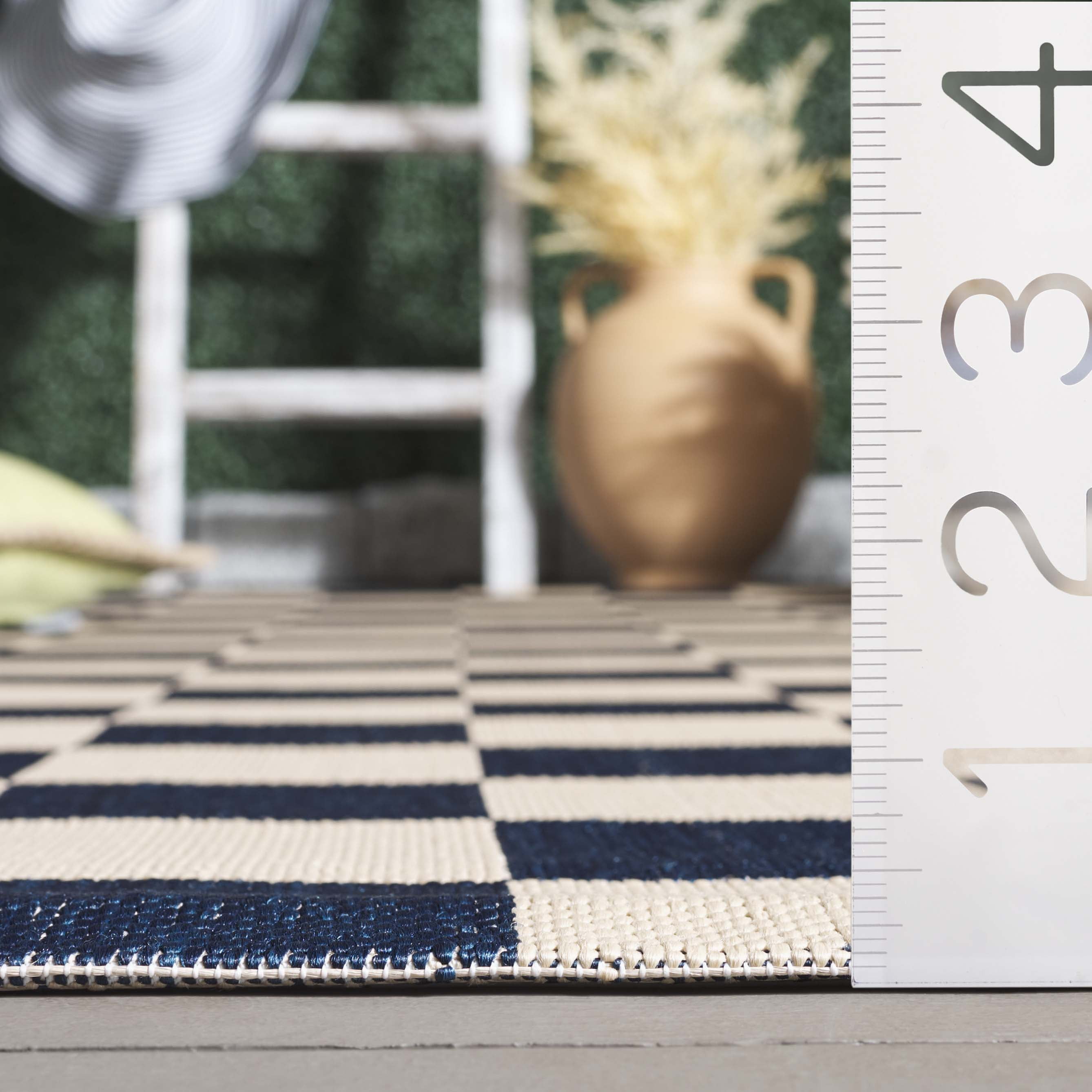 Safavieh Courtyard Talbot Checkered Indoor/Outdoor Area Rug, Navy/Beige, 5'3" x 7'6"