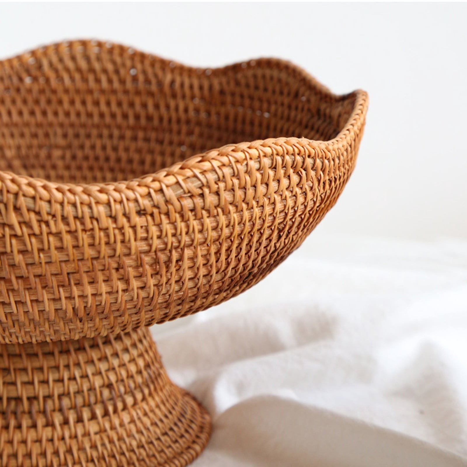 1 Pc Round Woven Fruit Basket for Counter, Wicker Bread Bowl, Easter Baskets, Reusable Handwoven Basket for Kitchen, Store, Restaurant, Outdoor, Party, 7.87x5.12 Inch, Small