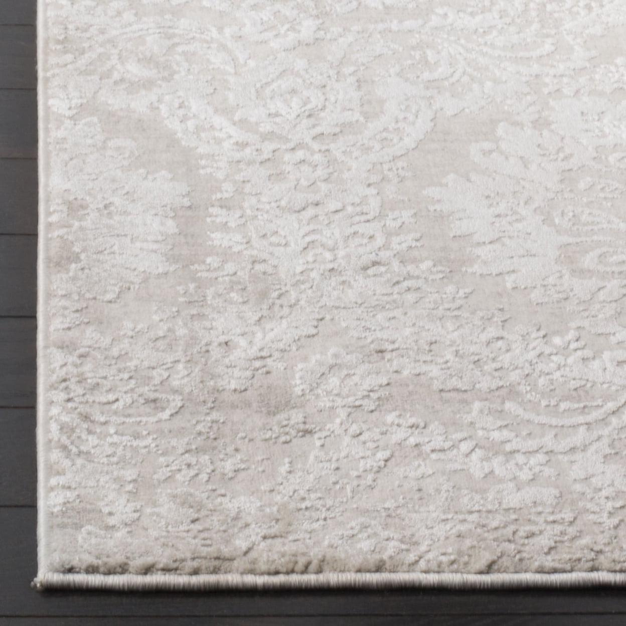 SAFAVIEH Princeton Collection PRN717B Silver / Beige Rug