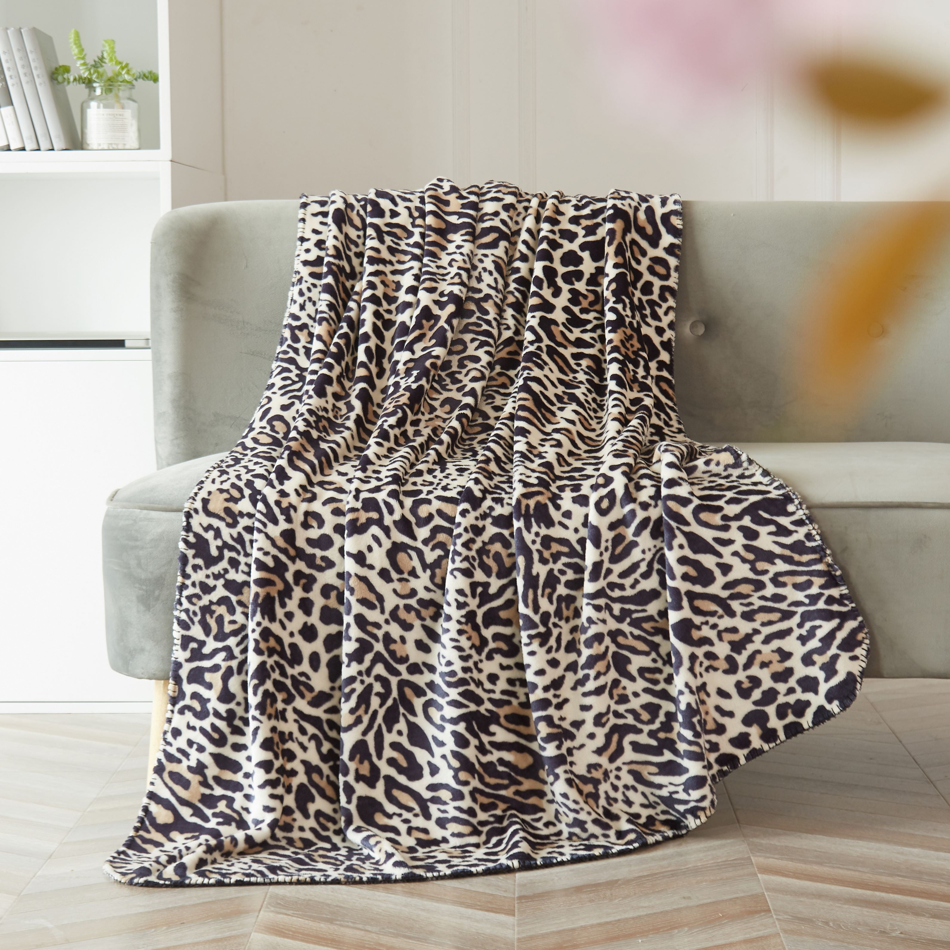 Mainstays Super Soft Plush Throw Blanket, 50" x 60", Leopard