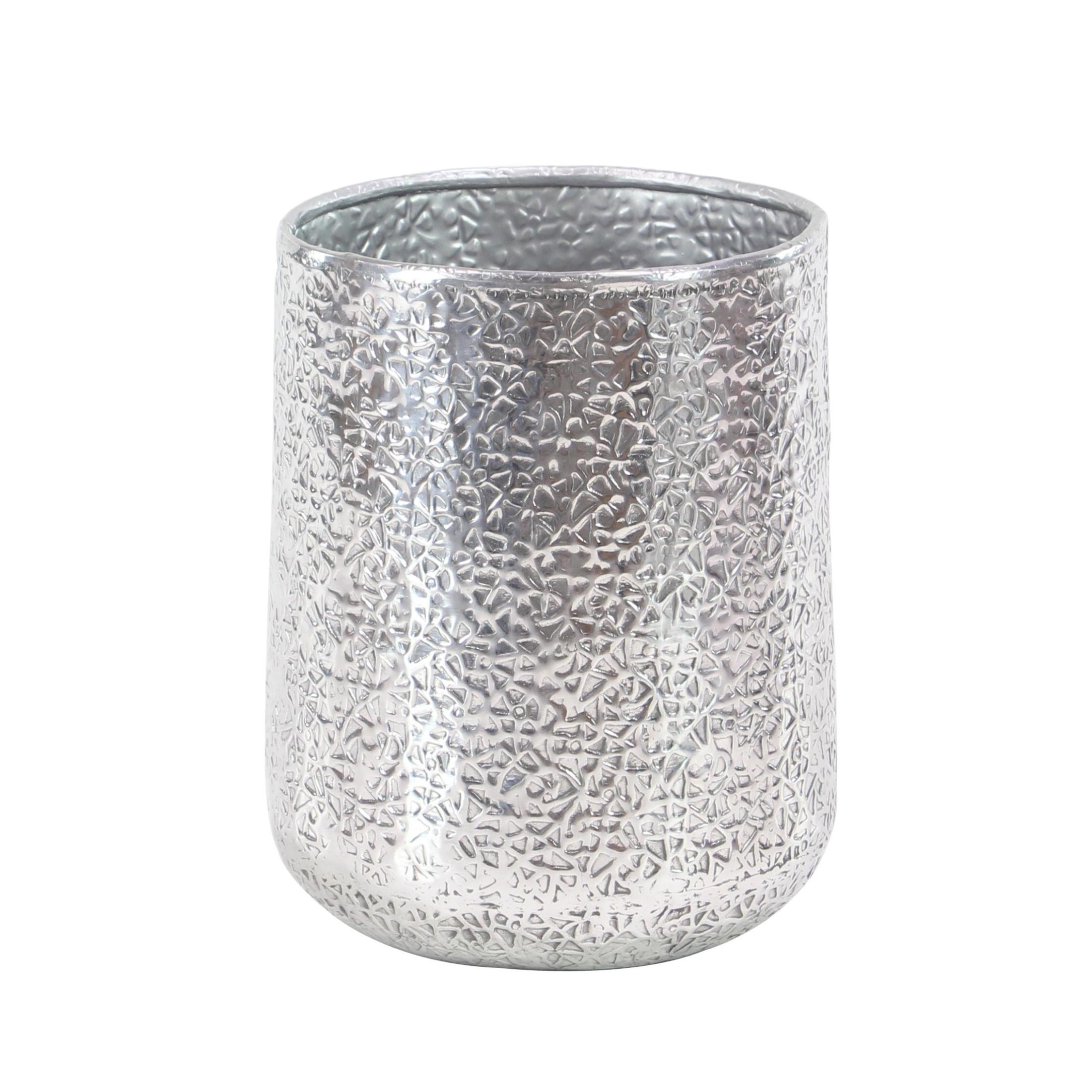 DecMode 12", 16", 20"H Silver Aluminum Metal Planter with Hammered Design (3 Count)