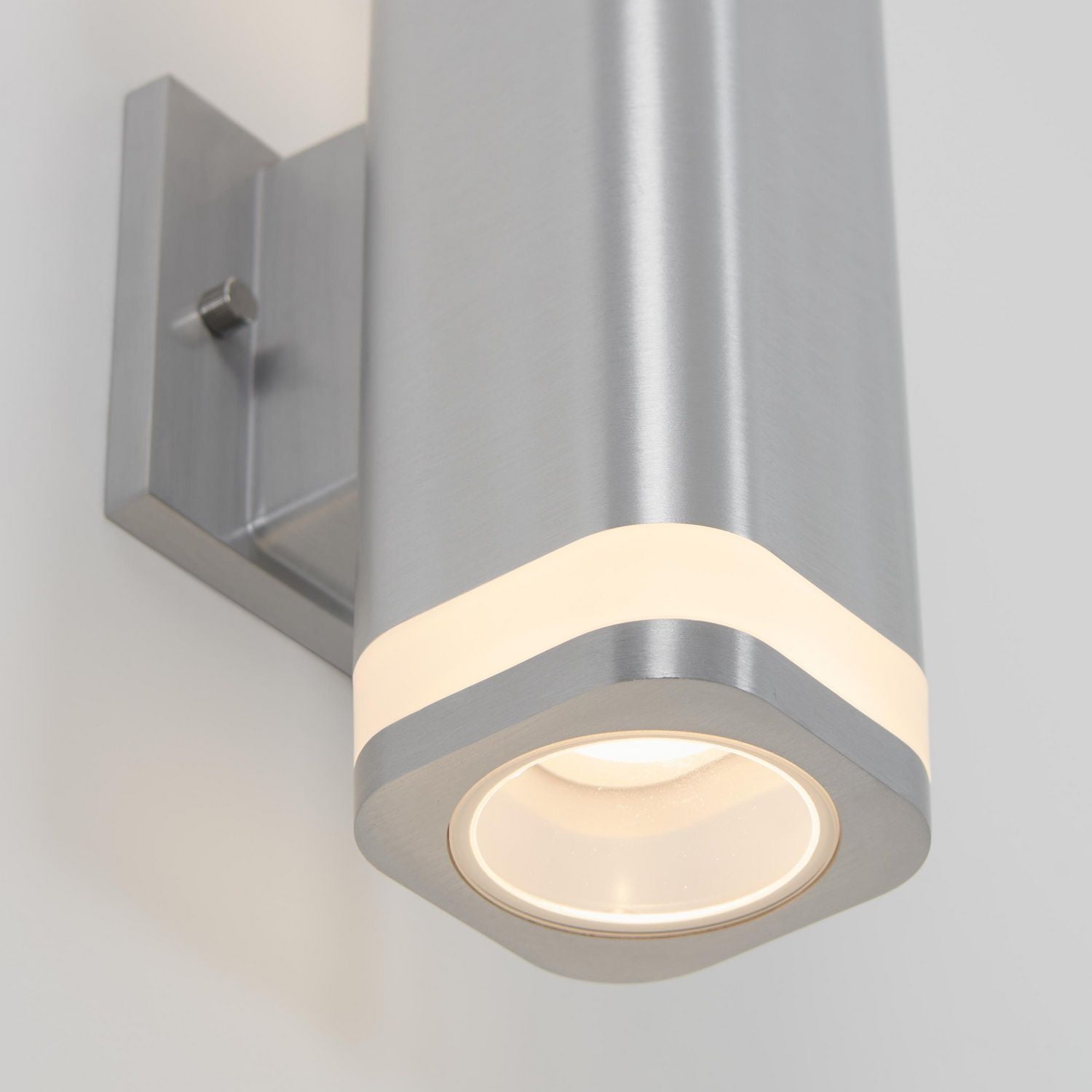 Artika Mettle LED Integrated Wall Light - Silver