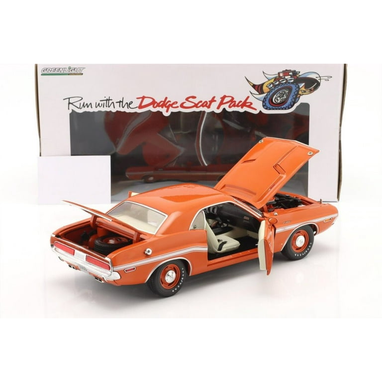 1970 Dodge Challenger R/T, Go Mango Orange - Greenlight