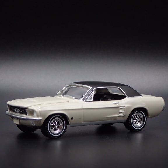 Open Box 1967 67 FORD MUSTANG COUPE TAN 1:64 SCALE COLLECTIBLE DIORAMA DIECAST MODEL CAR