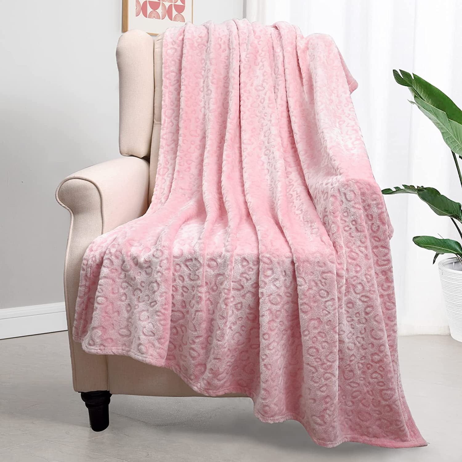 Monogrammed Hot Pink Leopard Fleece Throw Blanket – Marietta