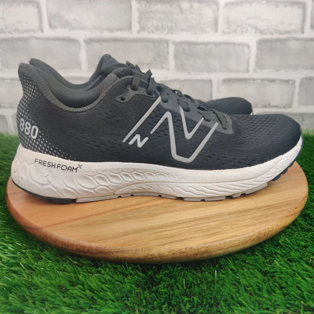 New Balance Fresh Foam 880 V13 Shoes Mens Size 10.5 Gray White Athletic Sneakers