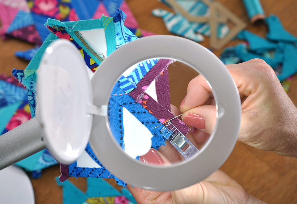 daylight halo table magnifier