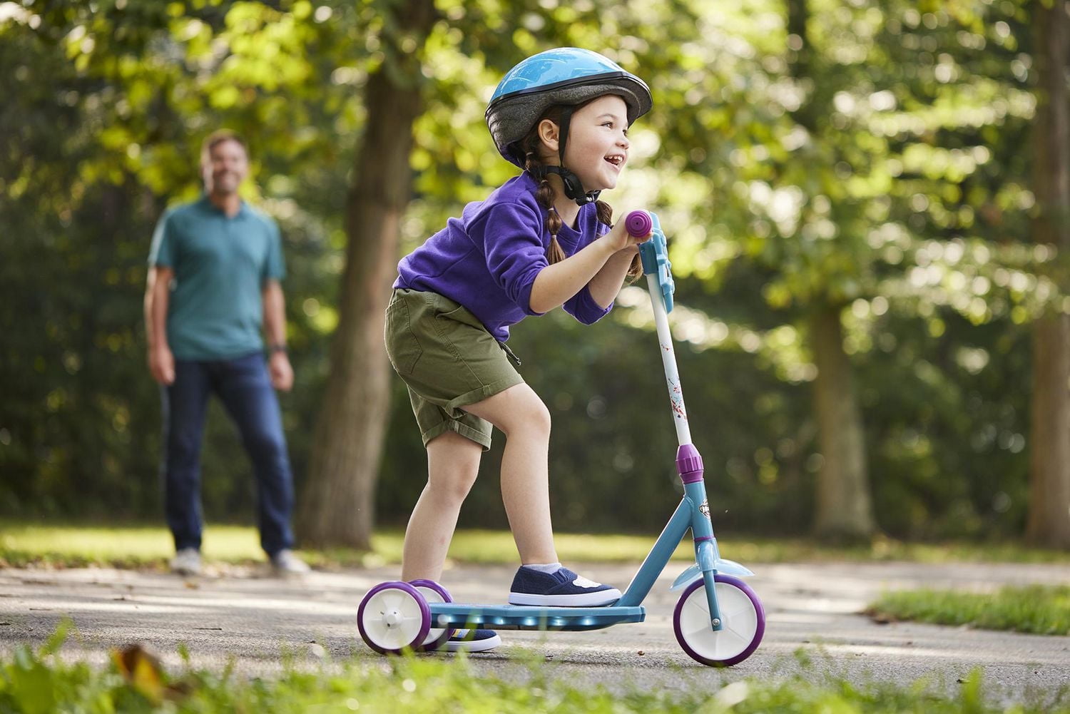 Huffy Reines des Neiges 2 Électro-lumière Trottinette préscolaire a 3 roues  pour les enfants, sarcelles et violets 3 ans et plus