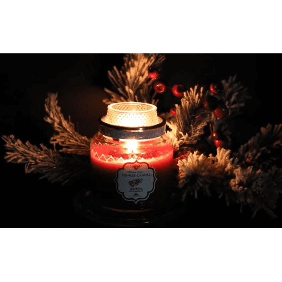 Yankee Candle Limited Edition Shimmer & Sparkle Collection - Sparkling Cinnamon - Original Medium Jar Candle