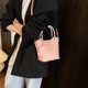 thumbnail image 2 of Bolso pequeño tipo cesta de verduras de mano para mujer, nuevo bolso tipo cubo de moda 2025, bolso bandolera de mano sencillo y versátil., 2 of 5