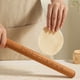 thumbnail image 1 of Rodillo de madera de 40 cm para hornear | Rodillo francés de madera maciza con superficie antiadherente | Rodillo para masa de pizza, galletas, masa de tarta y pan | Incluye puntas para triturar ajo, 1 of 6