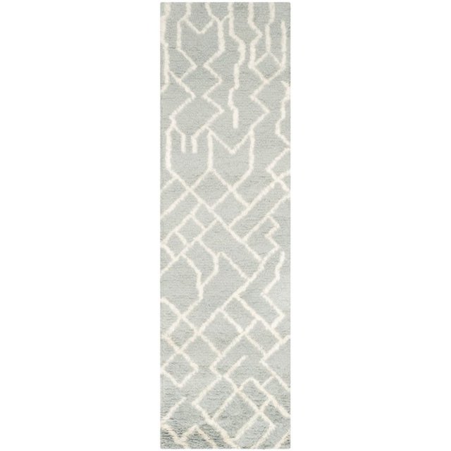 Safavieh Casablanca Shag 4' X 6' Hand Tufted Rug in Blue and Ivory
