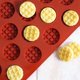 thumbnail image 5 of Mini gofres redondos de silicona para gofres, galletas, chocolate, caramelos y gomitas, 2 piezas, 5 of 5