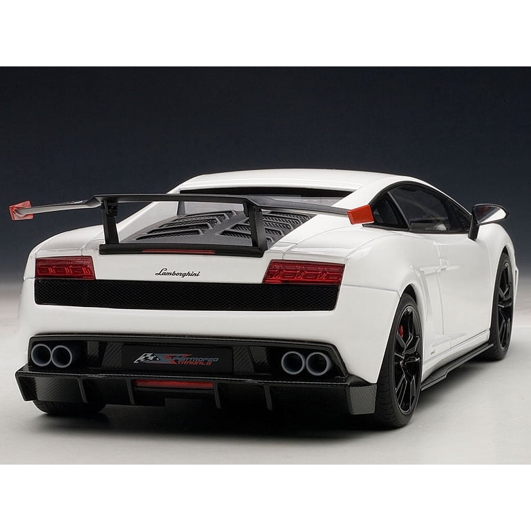 Lamborghini Gallardo LP570 Supertrofeo Stradale White / Bianco