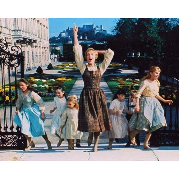 Sound of Music Julie Andrews sings Do-Re-Mi dancing with Von Trapp's 5x7 photo
