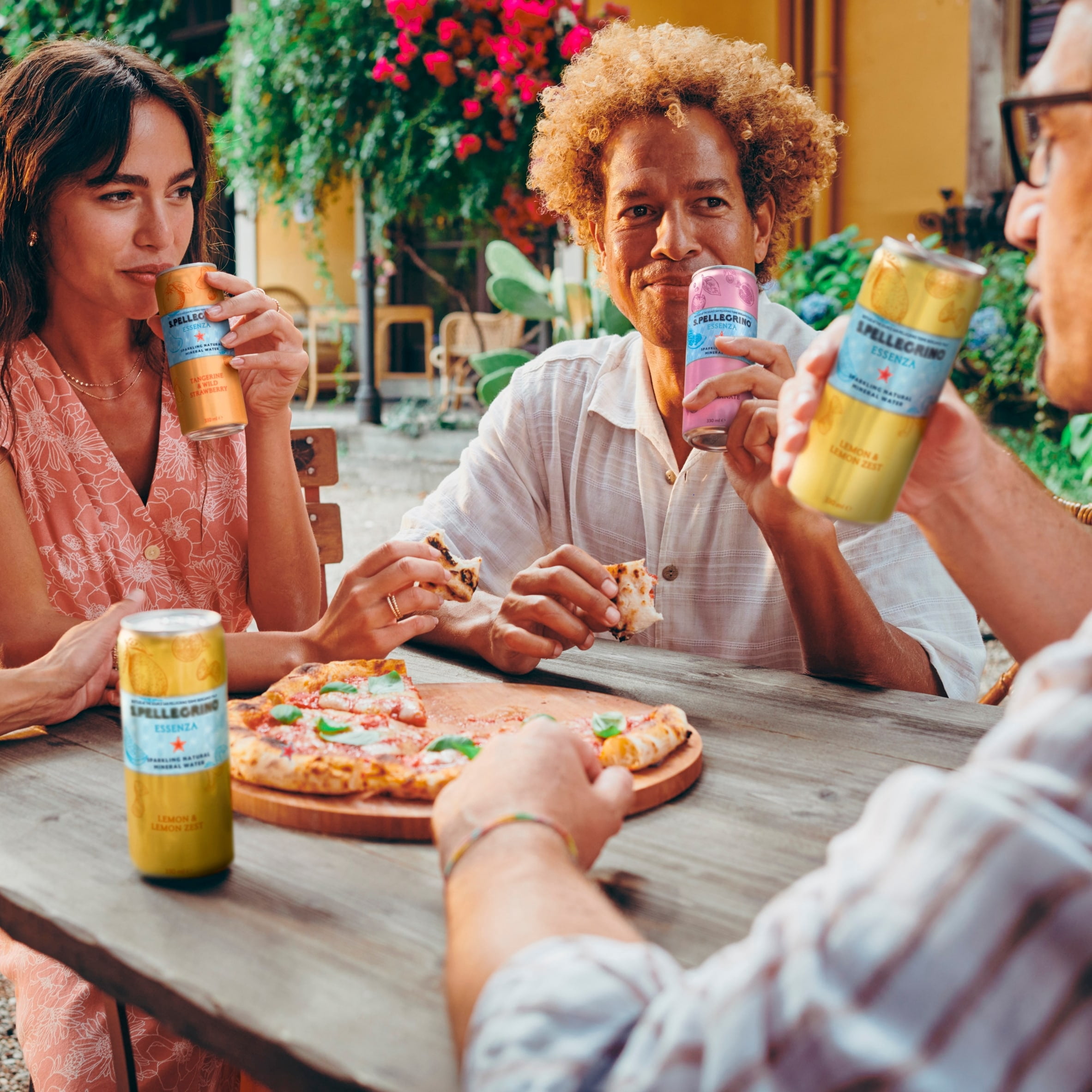 San Pellegrino Essenza Infused Sparkling Water Tangerine & Strawberry 4x330Ml, Imported from Britain
