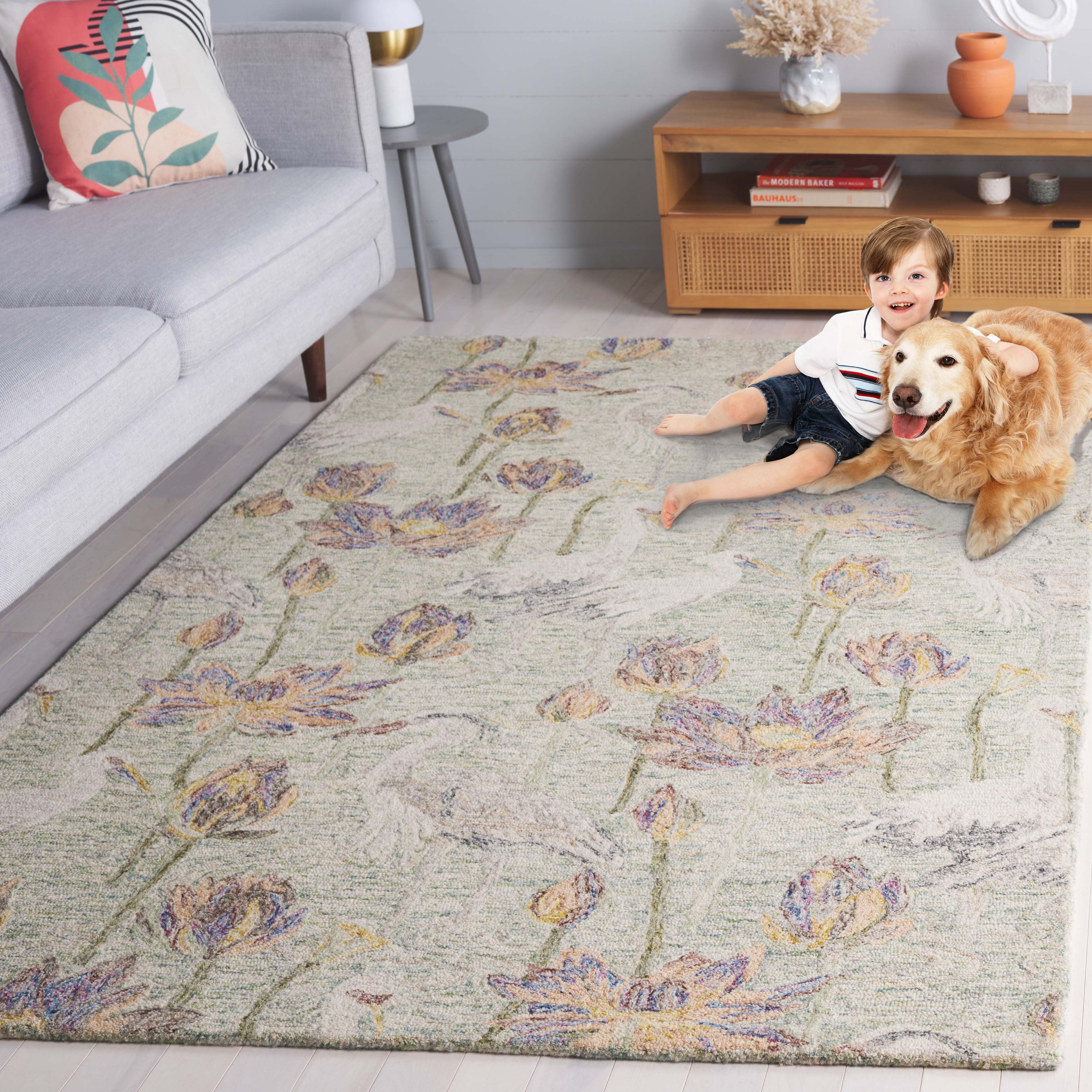 SAFAVIEH Blossom Hadi Floral Area Rug, Green/Ivory, 5' x 8'