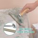thumbnail image 2 of Afeitadora de tela de doble cara, quitapelusas reutilizable para eliminar el pelo de mascotas de los muebles, herramienta portátil con mango ergonómico para una limpieza rápida en el hogar, la, 2 of 5