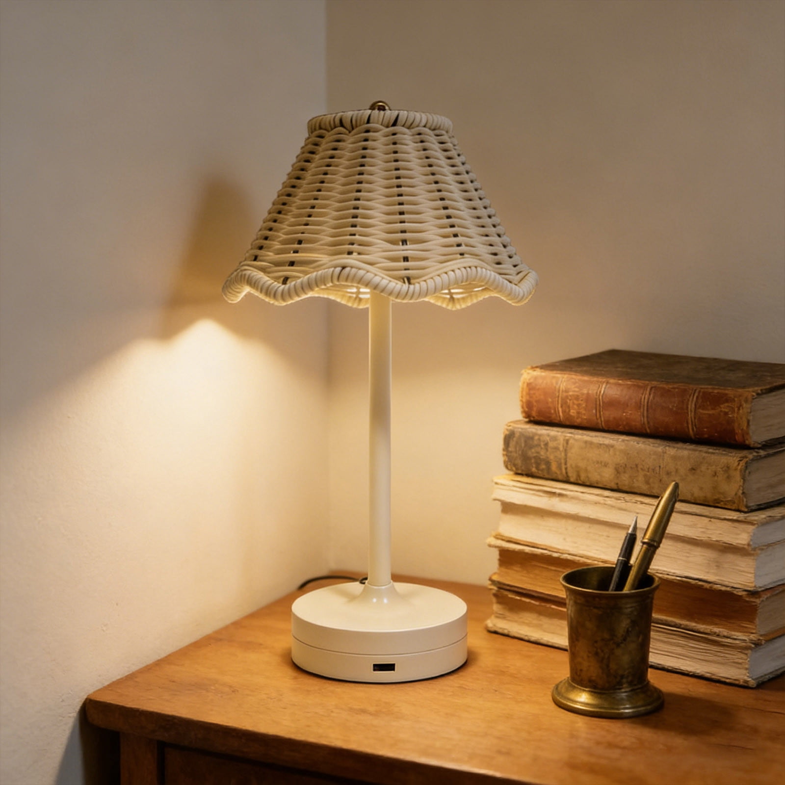 Vintage Rattan LED Table Lamp, Rechargeable Touch Control Dimmable Bedside Light with Scalloped Woven Shade for Bedroom, Living Room, and Patio Ambiance