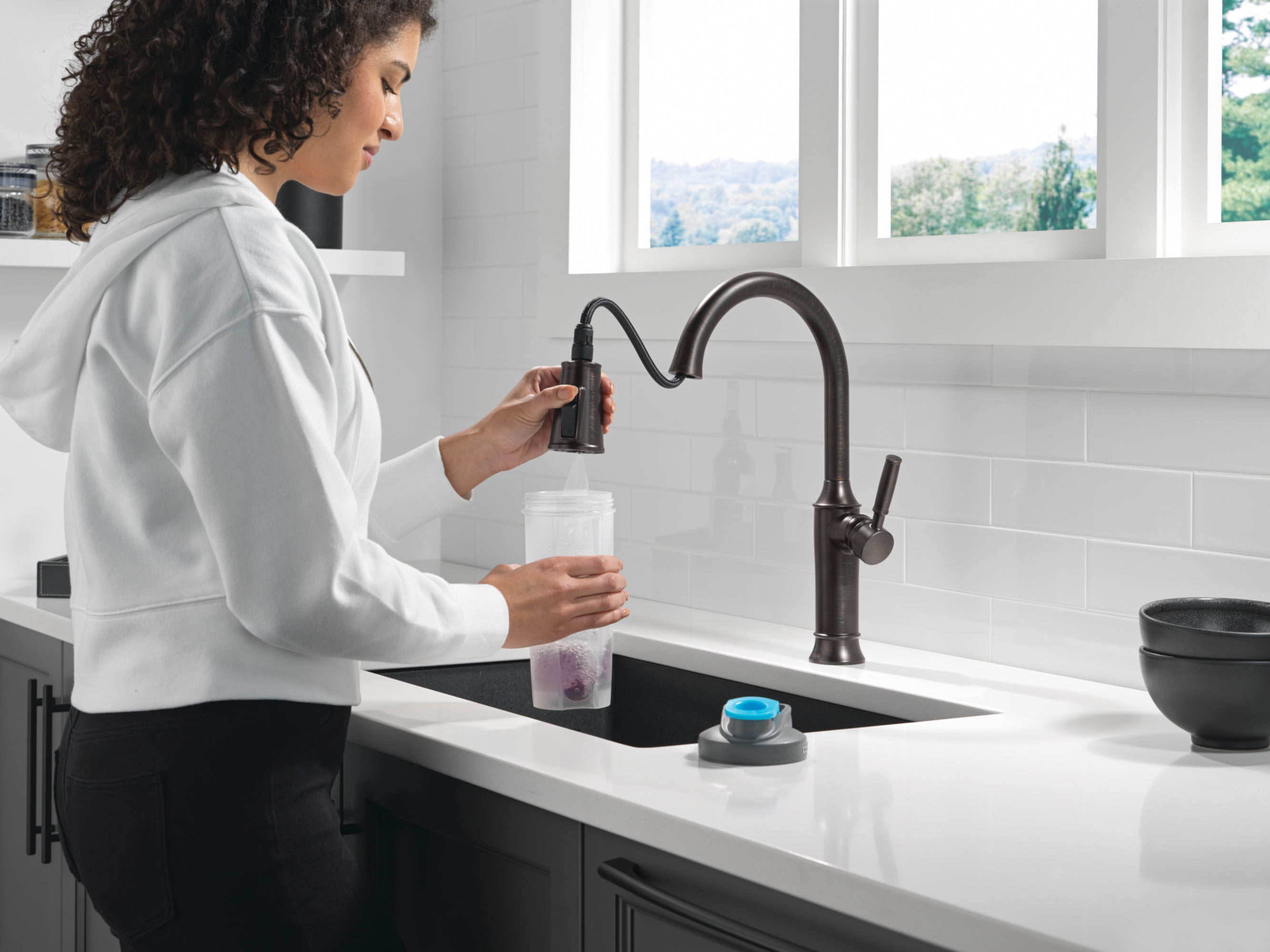 Delta 9184-Dst Renaldi 1.8 GPM Single Hole Pull Down Kitchen Faucet - Lumicoat Arctic