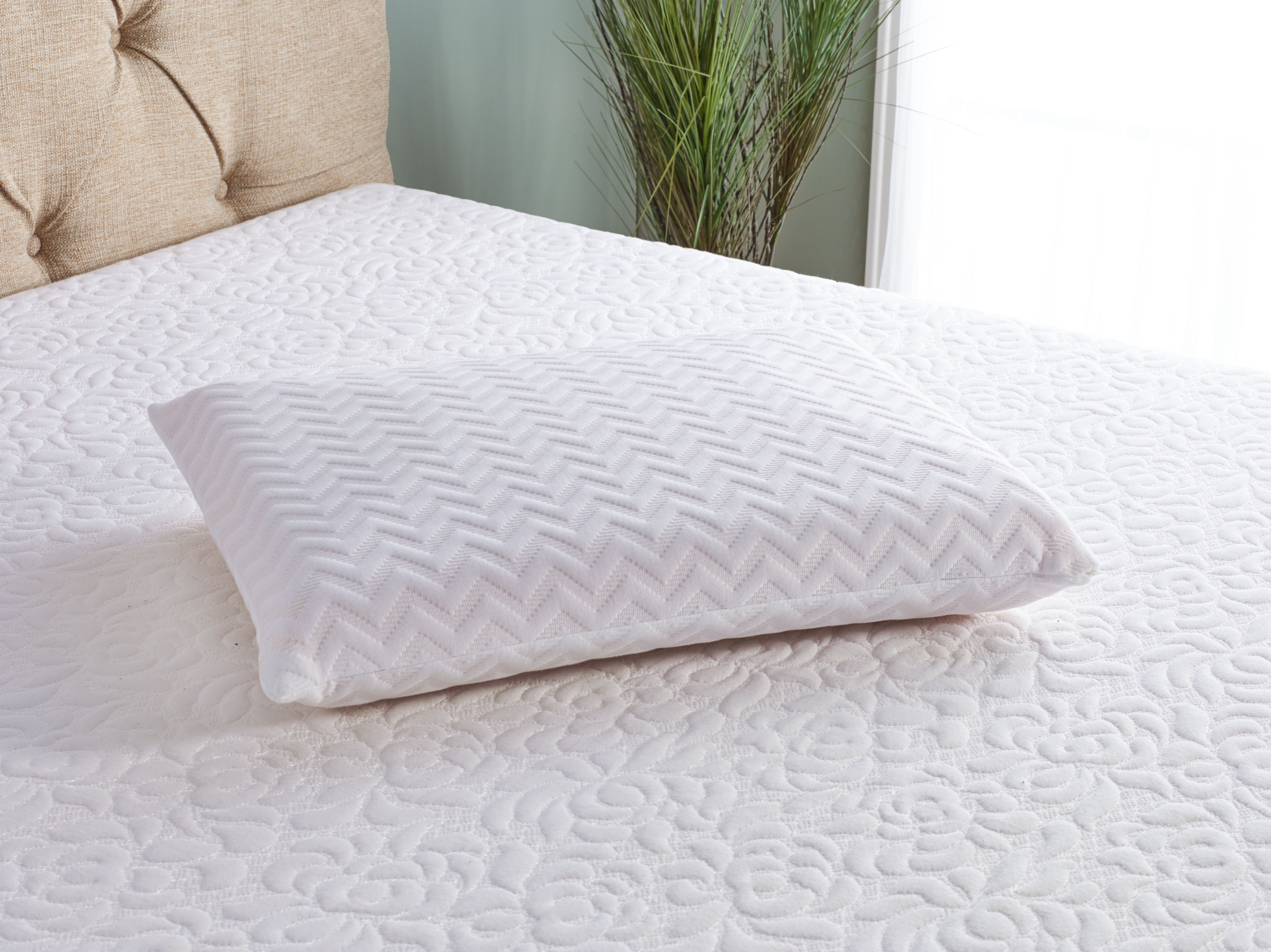 Comfort Tech Bed Pillow Featuring Tranquil Memory Foam