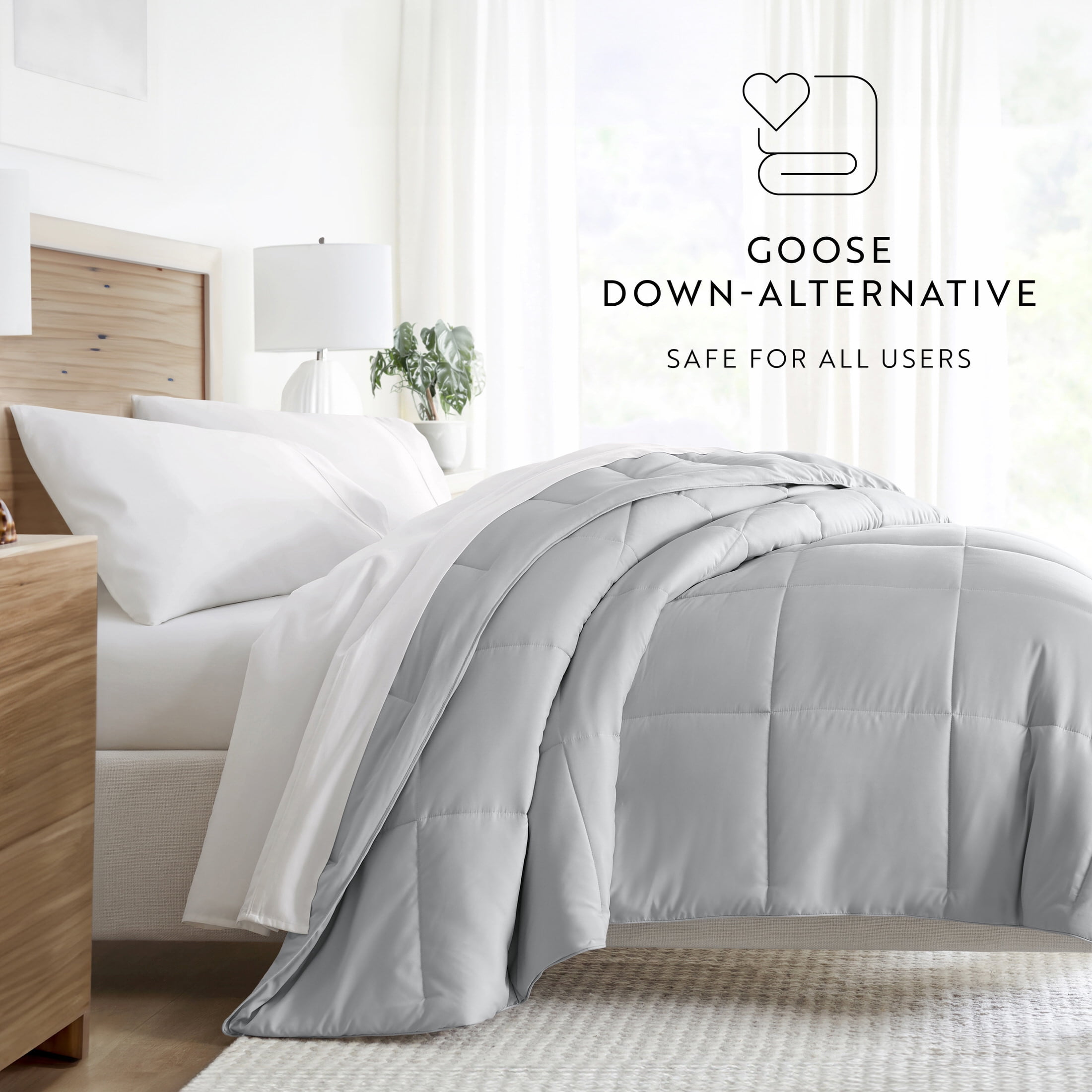 Noble Linens Light Gray All Season Lightweight Down-Alternative Solid Comforter, King/Cal King