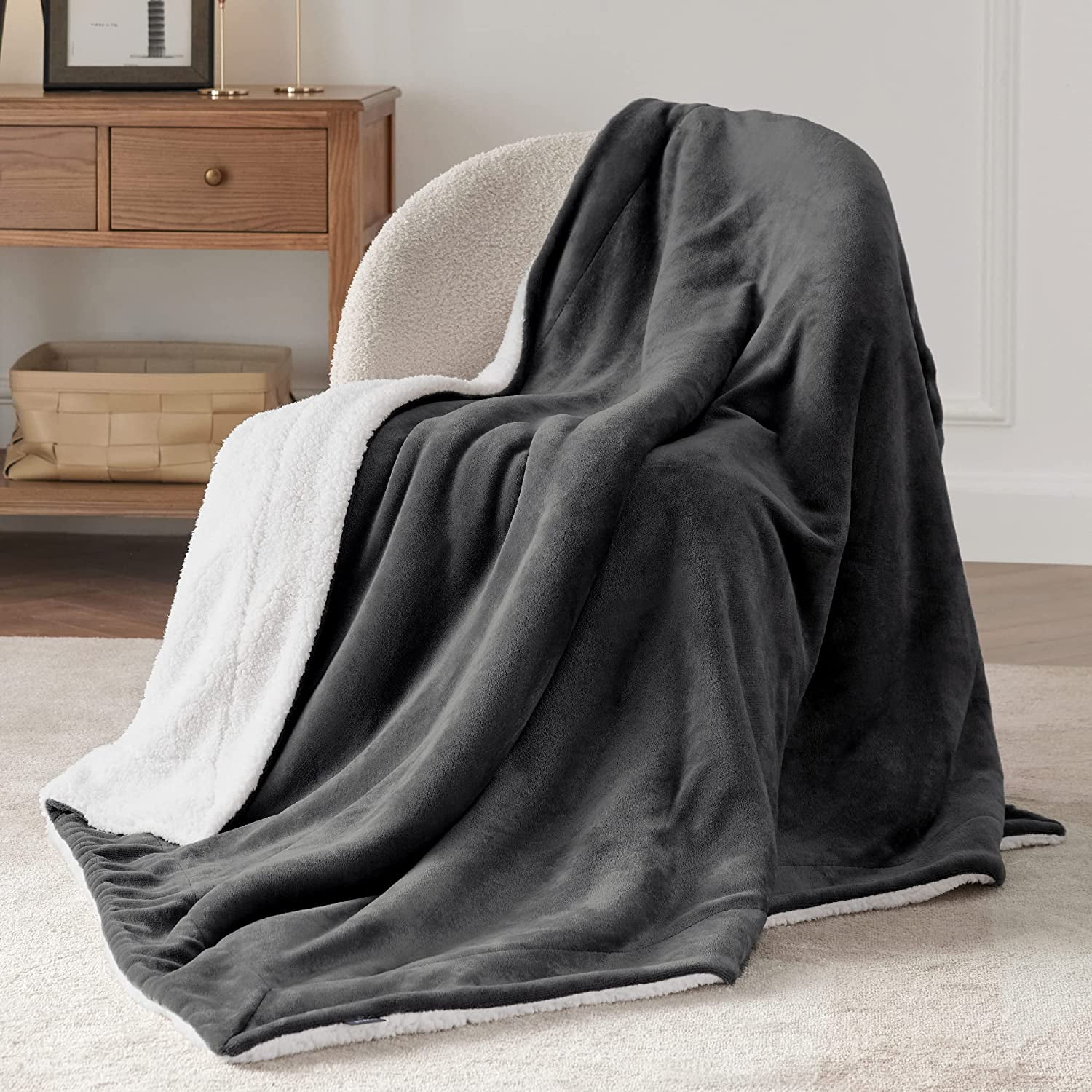 Bedsure Sherpa Fleece Throw Blanket Twin Size Charcoal - Thick