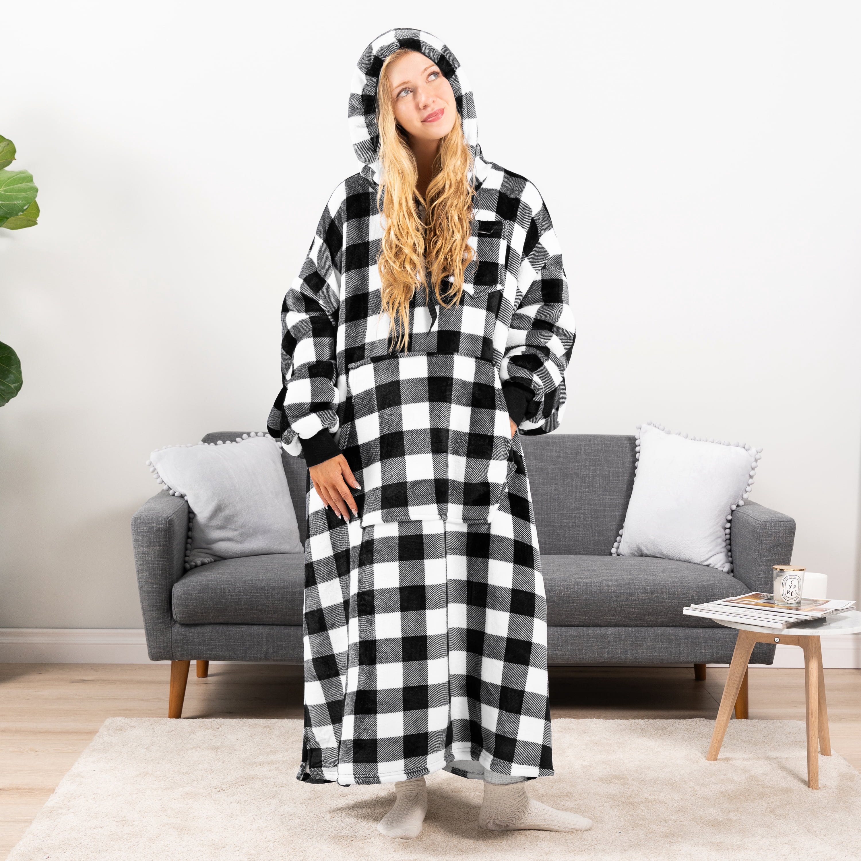 PAVILIA Blanket Hoodie for Women White, Sherpa Wearable Blanket Men, Cozy Oversized Sweatshirt Blanket, Warm Fleece Hooded Blanket Sweater with Sleeves and Giant Pocket, Adult Long, Checker White