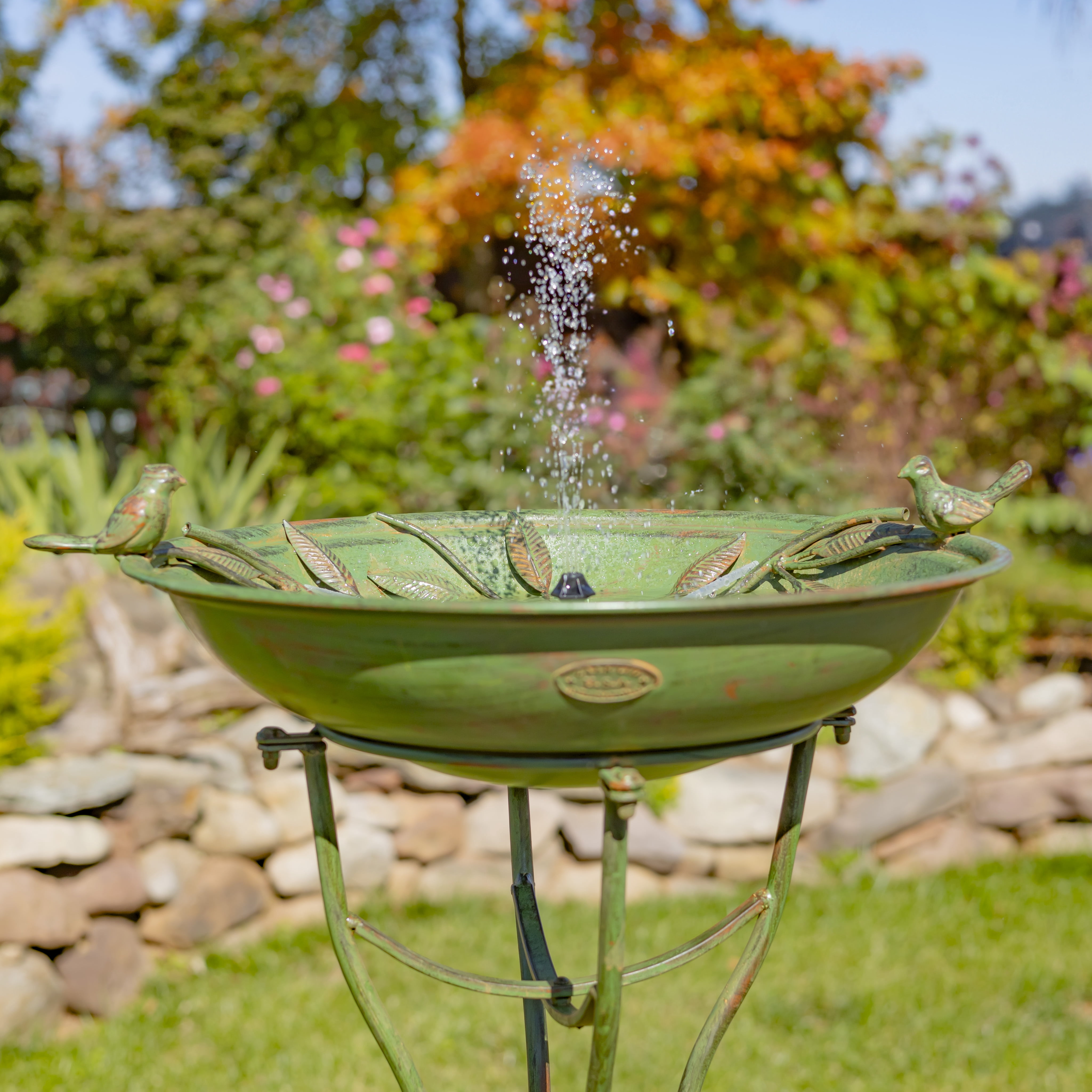 Zaer Ltd. Deep Well Made Metal Birdbath with 2 Cast Iron Birds and Leaf Decoration (Antique Green)