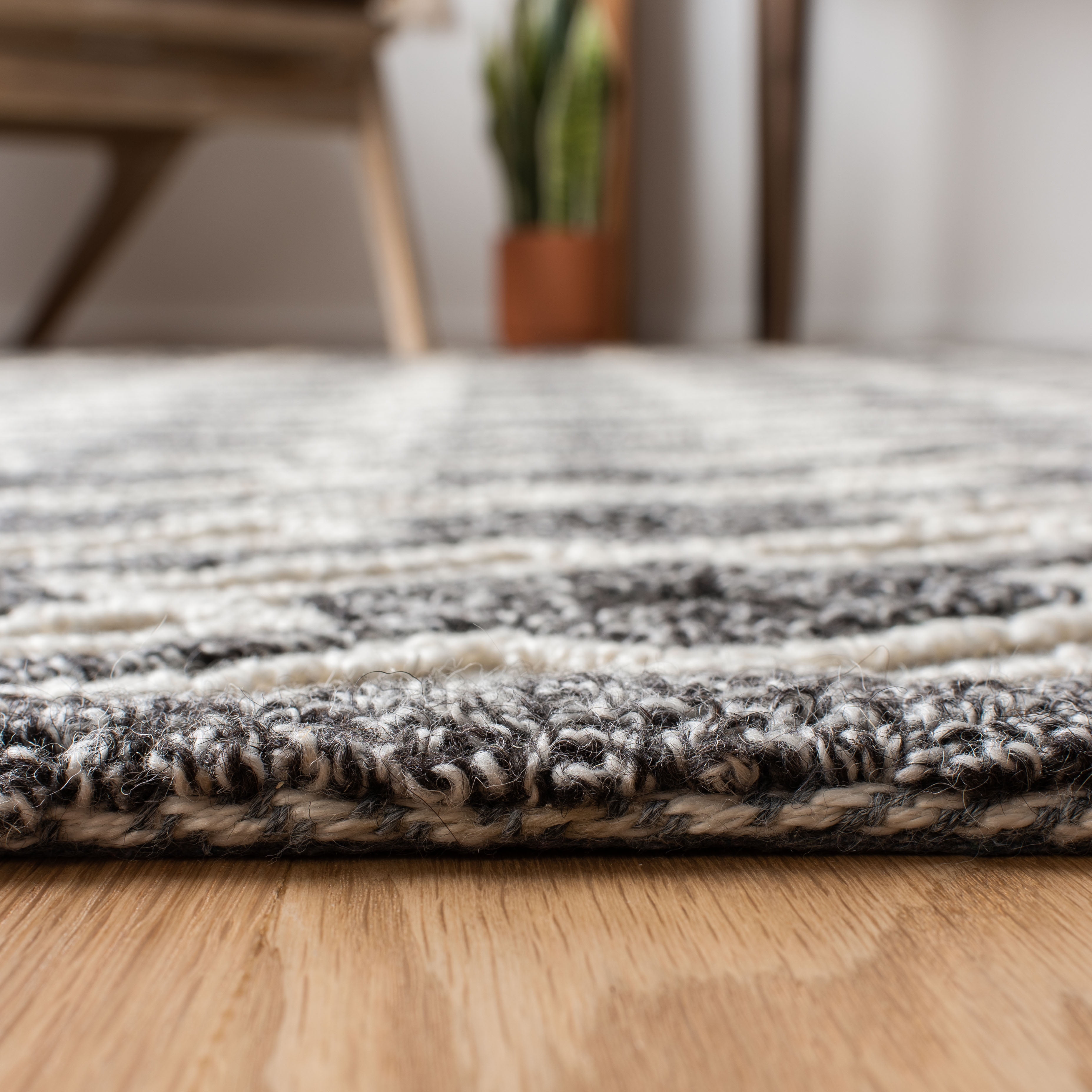 SAFAVIEH Trace Horatio Geometric Runner Rug, Grey/Beige, 2'3" x 8'