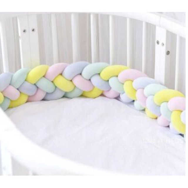 Almohada de cama trenzada de cuatro hebras con bolas de nudo largo tejidas, tira anticolisión para niños