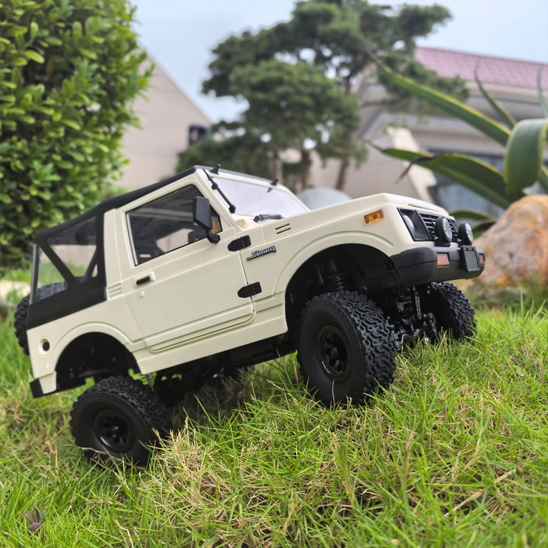 WPL C74-1 RC Off-Road Rock Crawler, 2.4GHz Full-Proportional 4WD RC Climbing Car with Openable Windshield, Dual Batteries, Gift for Adults (Convertible Version/White)