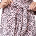 thumbnail image 3 of Bata para Mujer Fruit of the Loom de Forro Polar con Diseño de Copos de Nieve Talla 2X, 3 of 5
