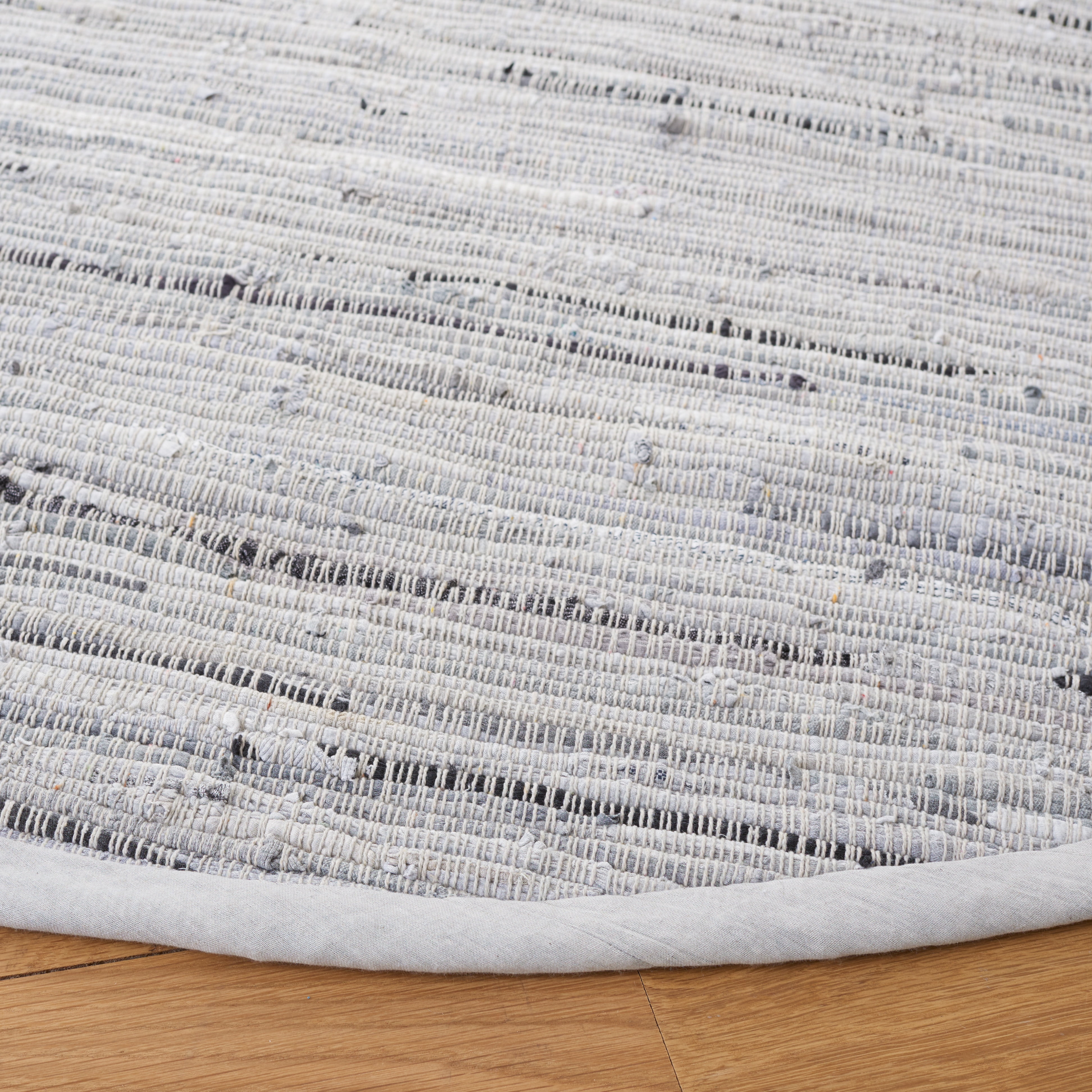 SAFAVIEH Rag Robynne Striped Cotton Area Rug, Grey, 9' x 9' Round