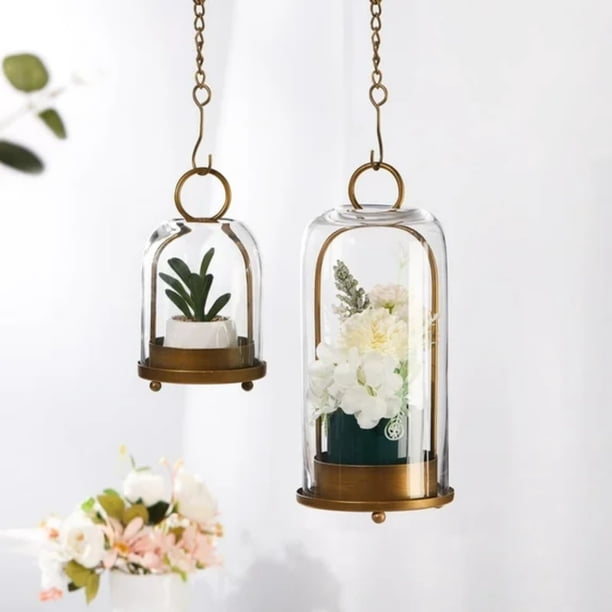Juego de portavelas metálicos para velas té y votivas, diseño moderno en aleación o hierro con acabado dorado o negro, incluye portavelas grandes y pequeños.