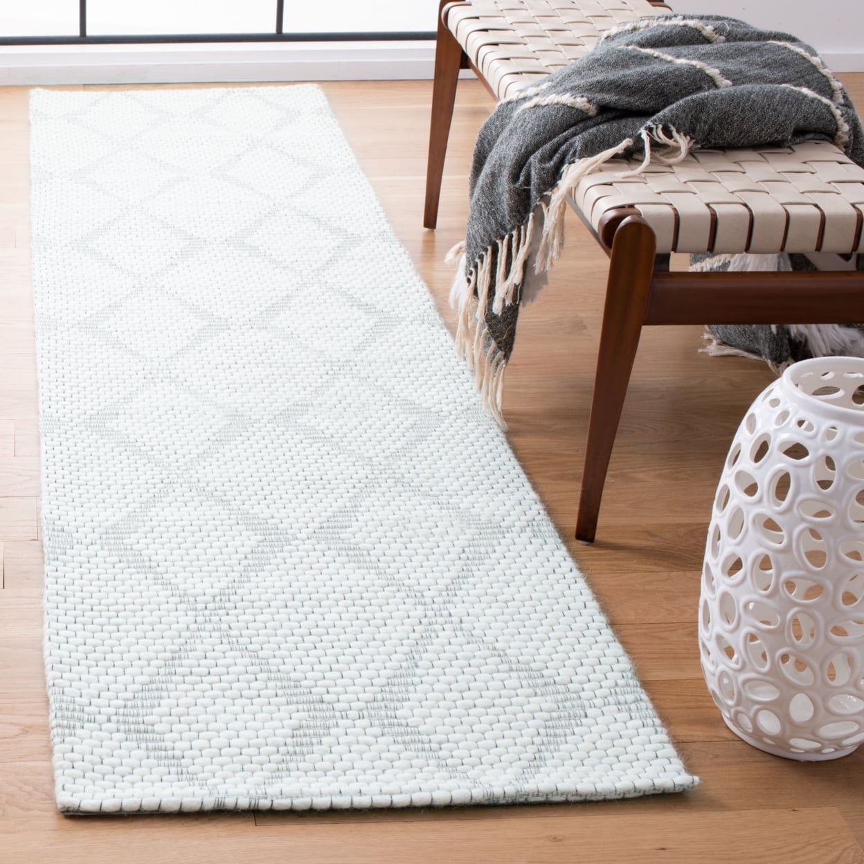 SAFAVIEH Marbella Aria Diamond Area Rug, Ivory, 3' x 5'