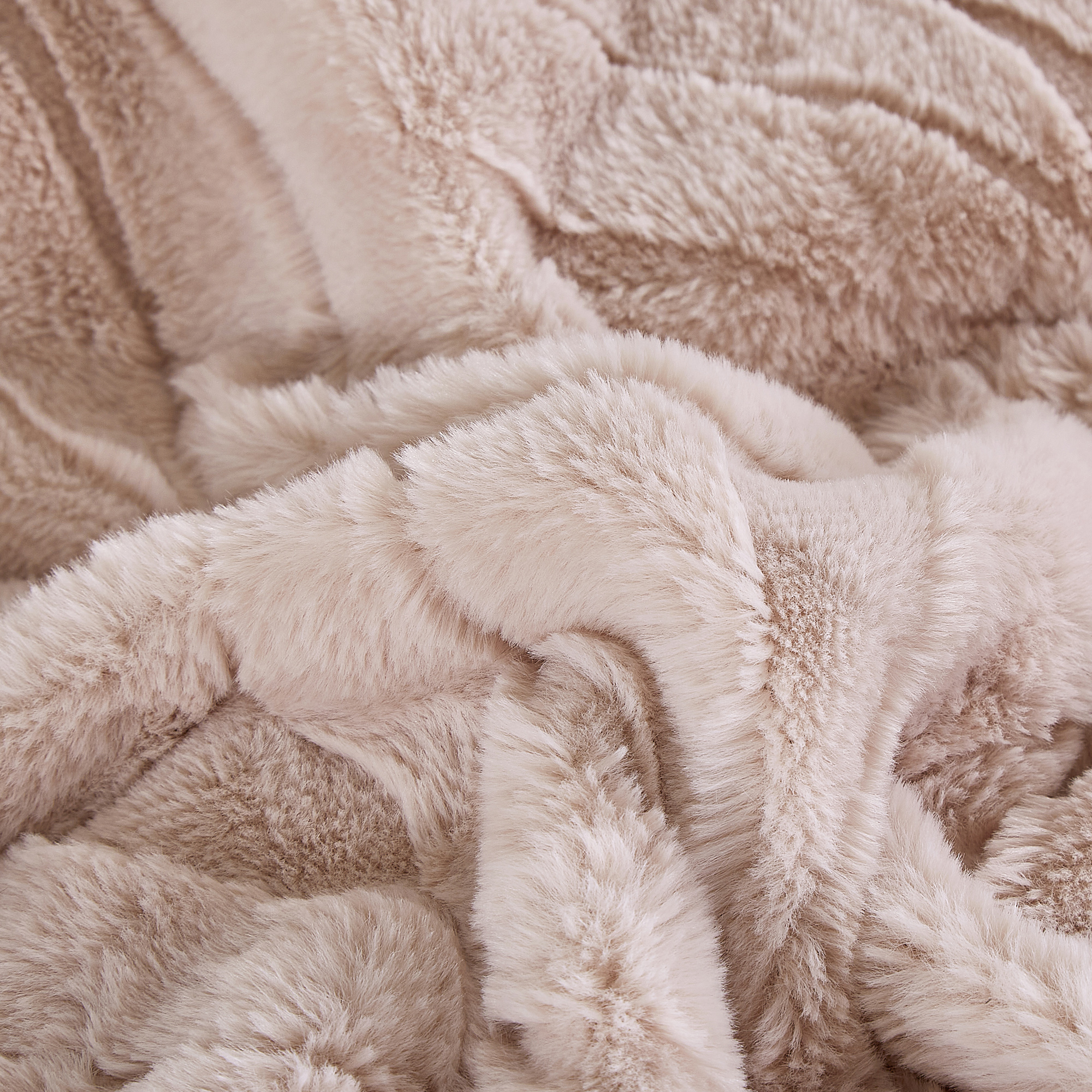 HIG 4-Piece Pink Faux Fur Comforter Set – Soft Cozy Carved Texture, All-Season Bedding, Includes Comforter, 2 Shams & 1 Decorative Pillow, Queen