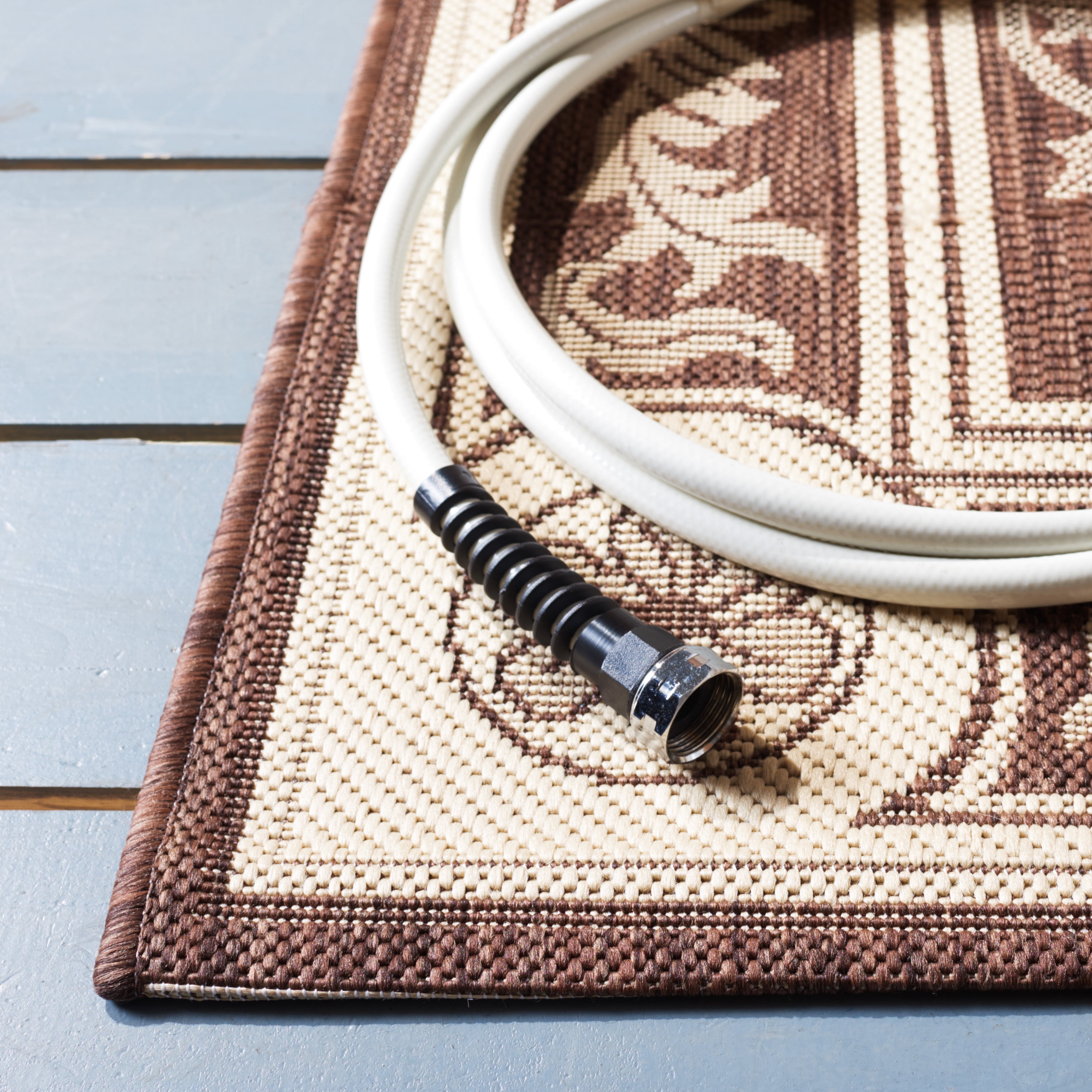 Safavieh Courtyard Cynthia Oriental Indoor/Outdoor Area Rug, Chocolate/Natural, 2' x 3'7"