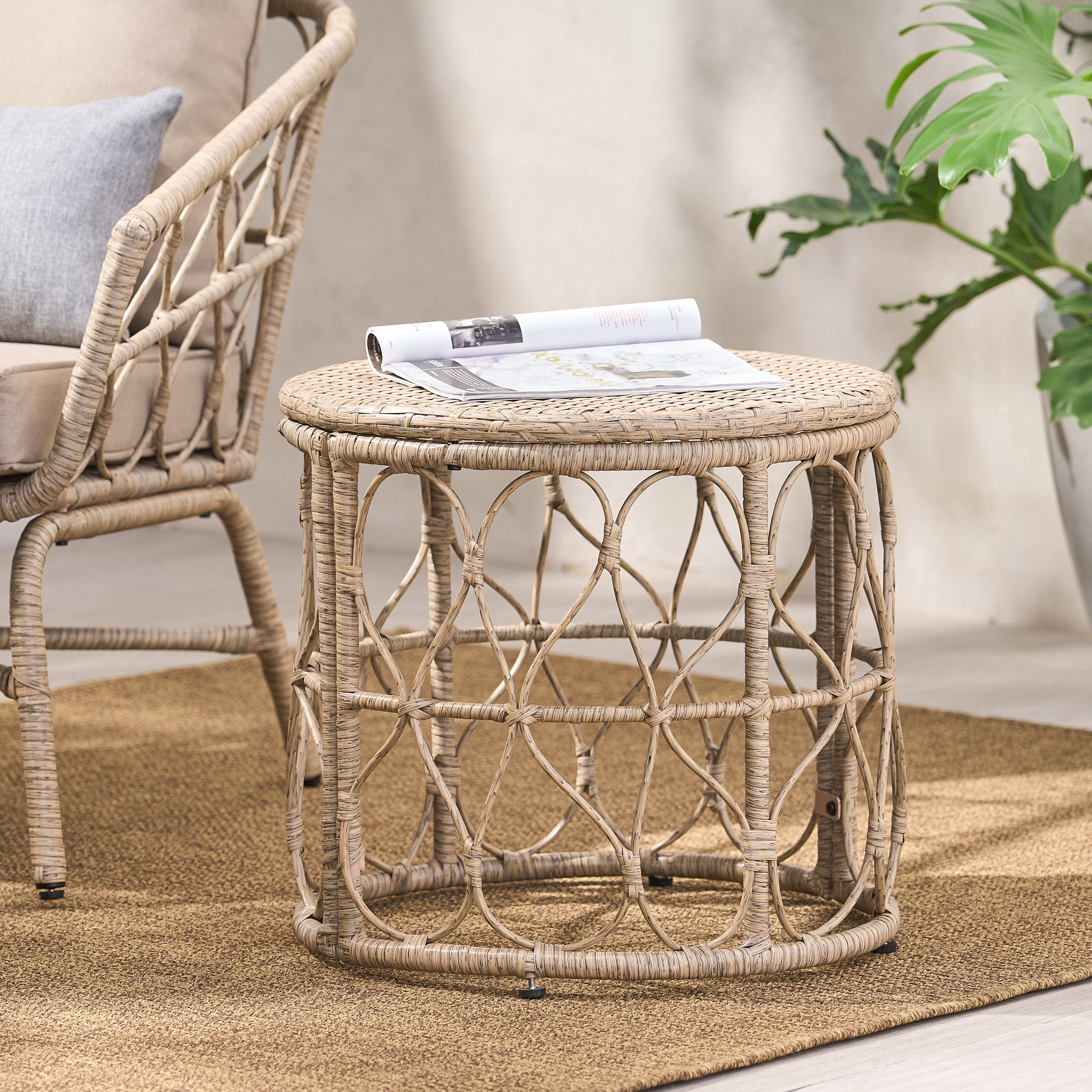 Outdoor Wicker Weave Accent Side Table, Leisure Display Table for Patio Garden, Light Brown
