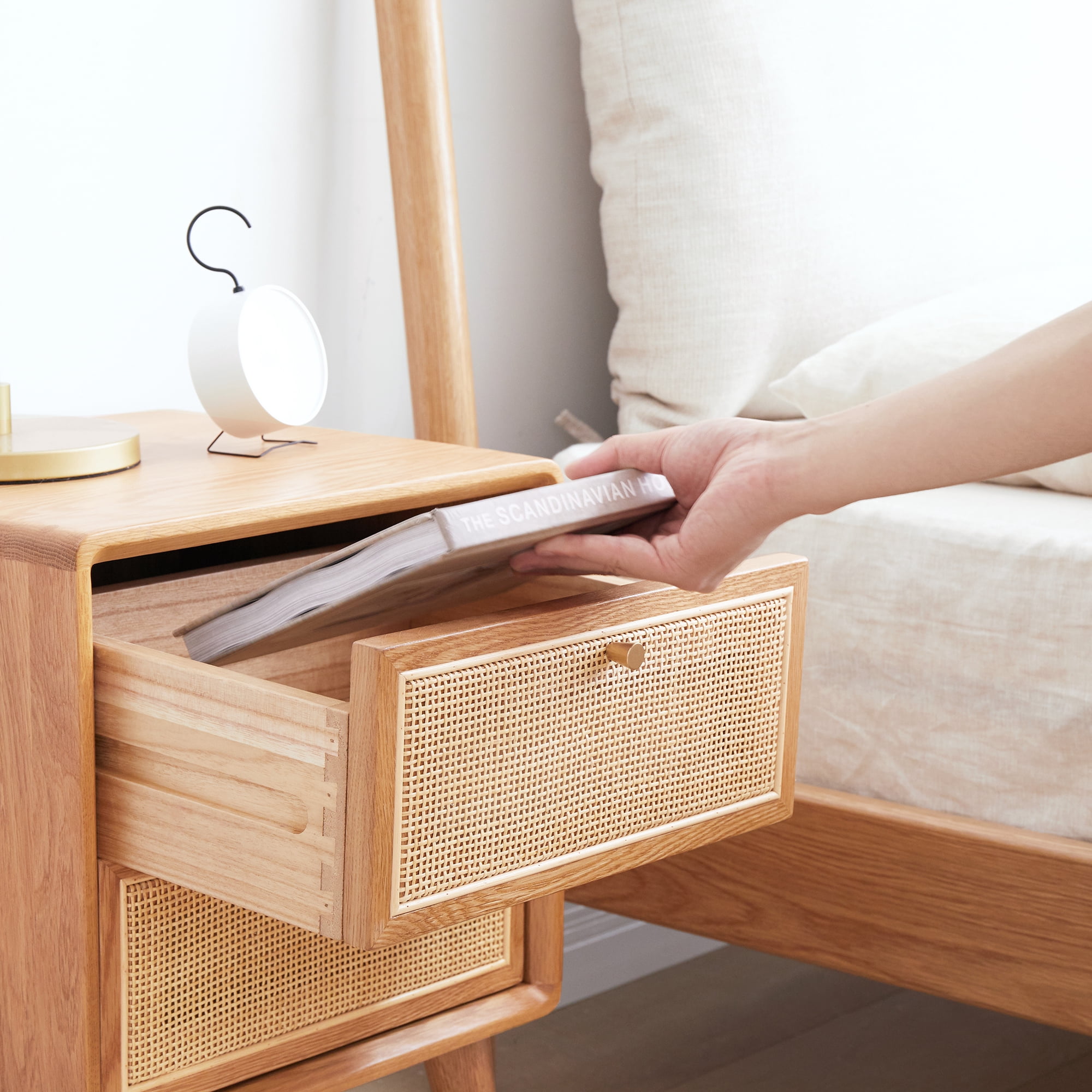 MAYEERTY Solid Oak Bedside Cabinet – Modern Nightstand with Rattan Woven Surface, Eco-Friendly Finish