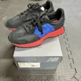 thumbnail image 1 of Taille 9 - New Balance 327 Noir Énergie Rouge, 1 of 5