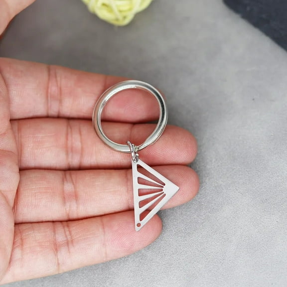 Stainless Steel Hollow Triangle Keychain Pendant Geometric Keyring Jewelry Hip-hop Fan Shaped Key Chain for Women Men Gift