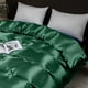 thumbnail image 4 of Funda Nórdica de Seda Verde Oscuro de Lujo con Cierre de Cremallera | 203 X 229 Cm | 1 Pieza | Tejido Satinado Suave | Fácil Cuidado | Ideal para Regalar, 4 of 6